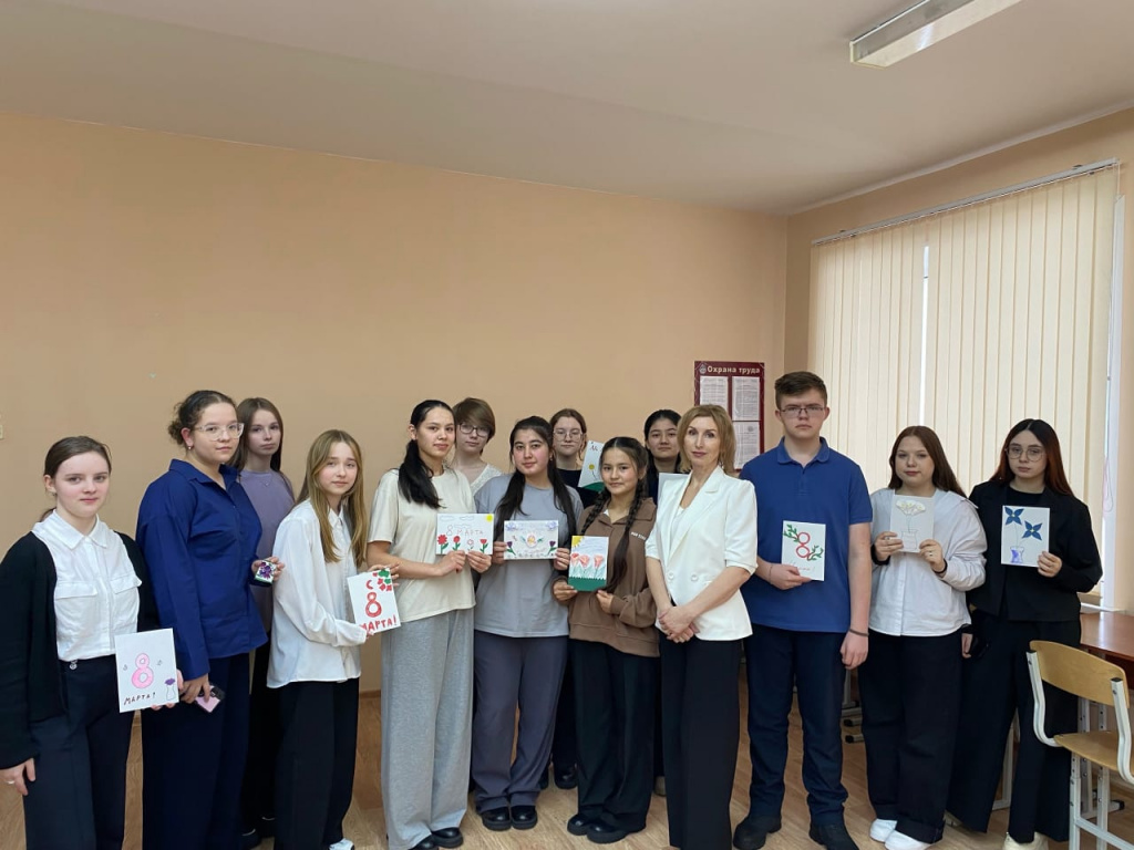 школьники -воспитатели.1.jpg